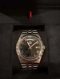 TUDOR ロイヤル 41mm デイデイト ブラック自動巻き　箱　ギャラ付のサムネイル