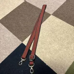 【美品】familiar 赤黒チェック スマホショルダーストラップ