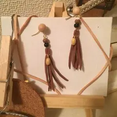 送料込380円 400円 スエードタッセルピアス