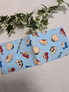 可愛い！クレヨンしんちゃん　カットクロス　はぎれ　約48×90