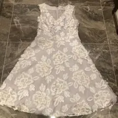 グレースコンチネンタル　薄紫 花柄刺繍 Aラインドレス　結婚式、宝塚お茶会