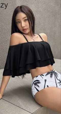 フリル付きオフショルダー水着