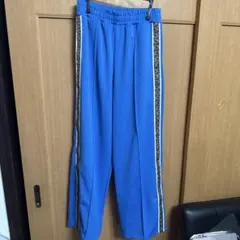 青色 サイドストライプ パンツ