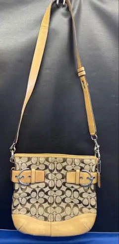 COACH コーチ シグネチャー柄　キャンバス ショルダーバッグFO3574