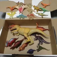 恐竜フィギュア