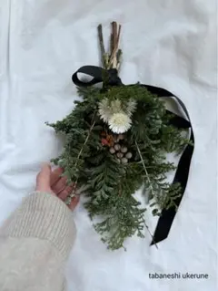 数種類の針葉樹とユーカリベイビーブルーを束ねた　香り豊かなクリスマス　スワッグ