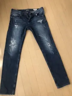 ダメージ加工スリムスキニーブルージーンズ