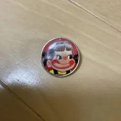 不二家 ペコちゃん ピンバッジ　ビンテージ　レトロのサムネイル
