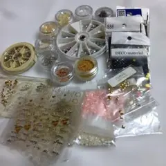 スワロフスキー、シェルパーツ含む　ネイルパーツ