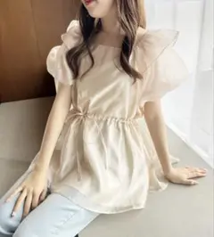 フリル付きベージュ半袖トップス FREEサイズ