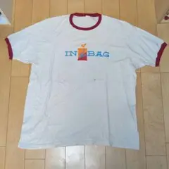 訳あり ノーブランド リンガーTシャツ and a bag of chips