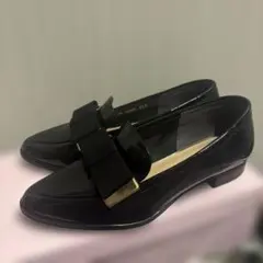 【美品】オペラシューズ ダイアナ リボン エナメル ポインテッドトウ 黒