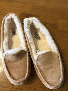 UGG アンスレー　モカシン　美品　25センチ
