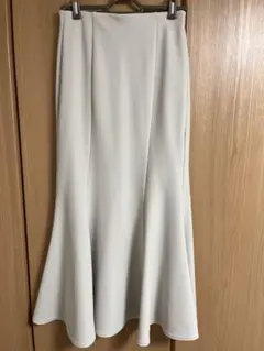 GU ジーユー　カットソーマーメイドロングスカート
