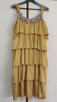 パーティードレス　キャミワンピース　ゴールドカラー　スカート