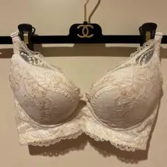 新品未使用 aimerfeel E65 ホワイト 脇高 盛ブラ レース