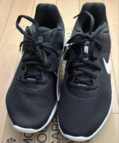 【新品】NIKE レボリューション 6 NN