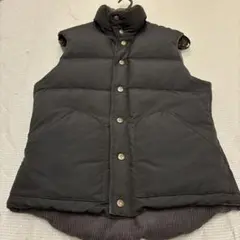 マウントレイニアデザイン　リバーシブルダウンベストのサムネイル
