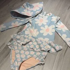 ベビー水着　3点セット　水色花柄 フリル付き