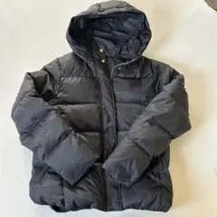 GU ダウン　黒 黒いフード付きダウンジャケット