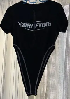 ROMWE DRIFTING ブラック Tシャツ Mのサムネイル