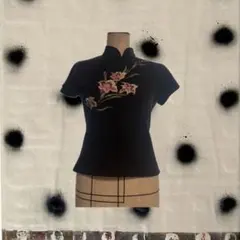 黒い刺繍入りチャイナトップス 半袖 古着 00s