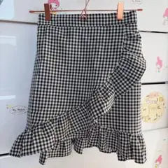 フリル付き黒白チェックタイトスカート
