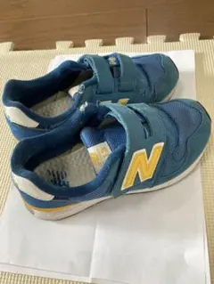 ニューバランス　スニーカー　キッズ　19.5 中古　19の方にも。