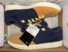 NikeSBDunk LowDesert Ochre and Midnight