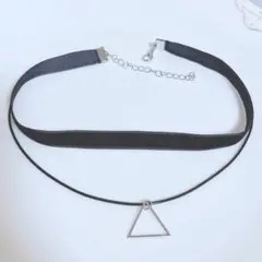 新品 トライアングル チョーカー ベルベット ブラック 黒 ネックレス 海外