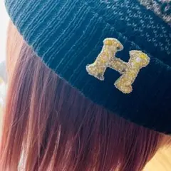 【匿名配送】イニシャルブローチ　イエローH