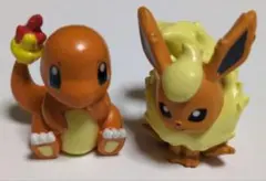 ポケモン　ヒトカゲ　ブースター　フィギュア　２個セット　Pokémon