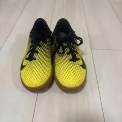 Nike イエローフットサルシューズ