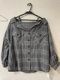 新品タグ付きチェックオフショルダー長袖シャツ