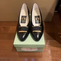 【美品】MIHAMAミハマ　パンプス　ブラック黒のサムネイル