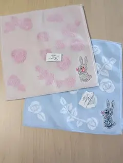 リバティ　刺繍タオルハンカチ2枚セット