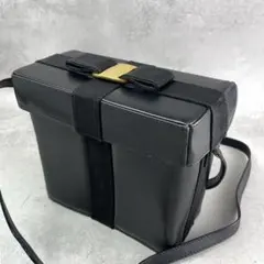【超希少】フェラガモ ショルダーバッグ ヴァラリボン ゴールド金具 レザー 黒