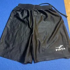 FINTA 黒 ハーフパンツ