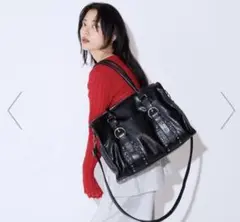 seyto / スタッズパデットショルダーバッグ - メルカリ