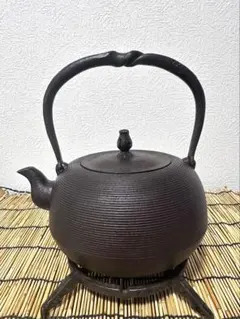 ほぼ未使用品　岩手県奥州水沢幸工芸　現代の名工 佐藤勝久造　糸目寸胴　南部鉄瓶 USED、良品 岩手県奥州水沢幸工芸 現代の名工 佐藤勝久造 糸目寸胴