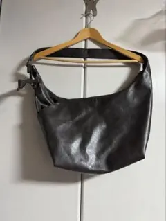 美品❣️ラチチュードモモ 本革 スカーフ ショルダーバッグ 黒 - メルカリ