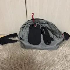 That's ボディバッグ グレー メッシュポケット付き