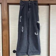 ダメージジーンズ