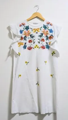 ZARA 花柄フリル袖ホワイトワンピース