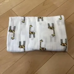 aden + anais キリン柄おくるみ