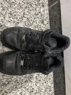 Nike Air Force 1 ブラックスニーカー