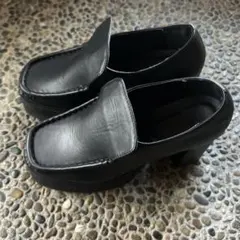 ブラックレザー ローファー風シューズ 中ヒール