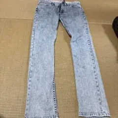 ピンクステッチのジーンズのサムネイル
