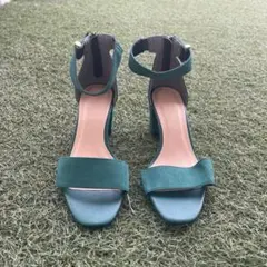 美品！値下げ中！GU サンダル　グリーン　ストラップ　歩きやすい