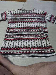 VAGA 総柄 Tシャツ ネイティブ柄